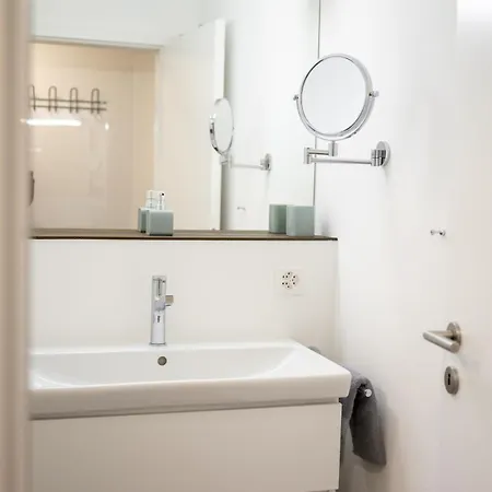 Brentschpark 33 Апартаменты *