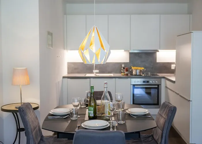 Appartement Brentschpark 33 *