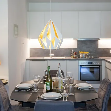 Appartement Brentschpark 33 *